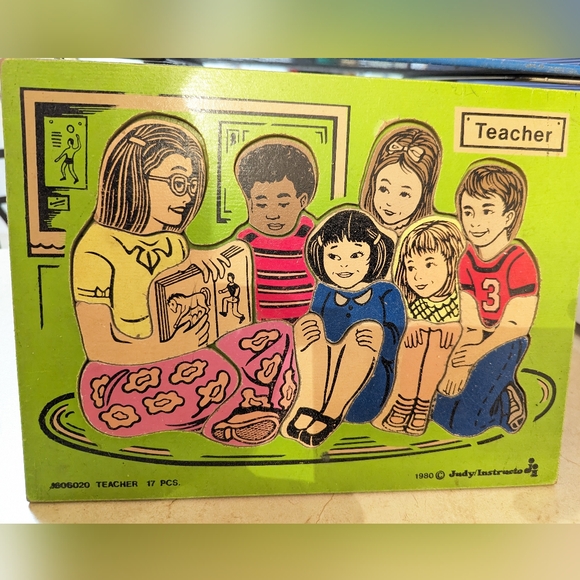 Puzzle & Shelf Bundle - Picture 5 of 16